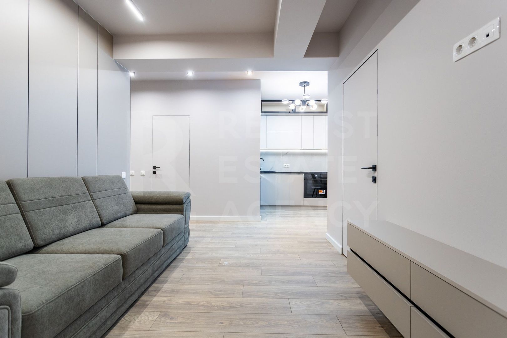 Vânzare apartament 2 camere,strada Alba Iulia, Buiucani. - Poză 9