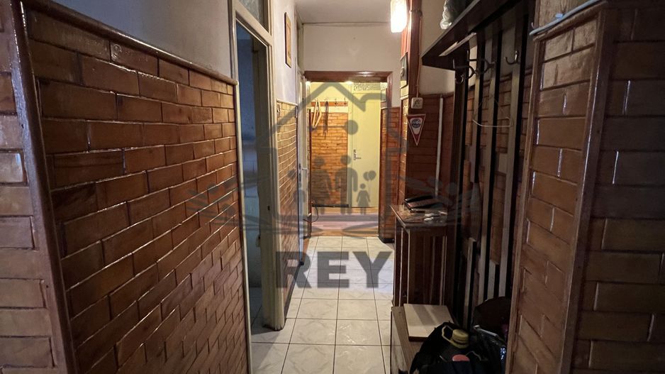 Apartament 4 camere decomandate 4 balcoane etaj 1 Str. Bâlea/Sibiu - Poză 9