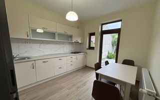 Casă de închiriat curte proprie, subsol pod, garaj - Central - Poză 5