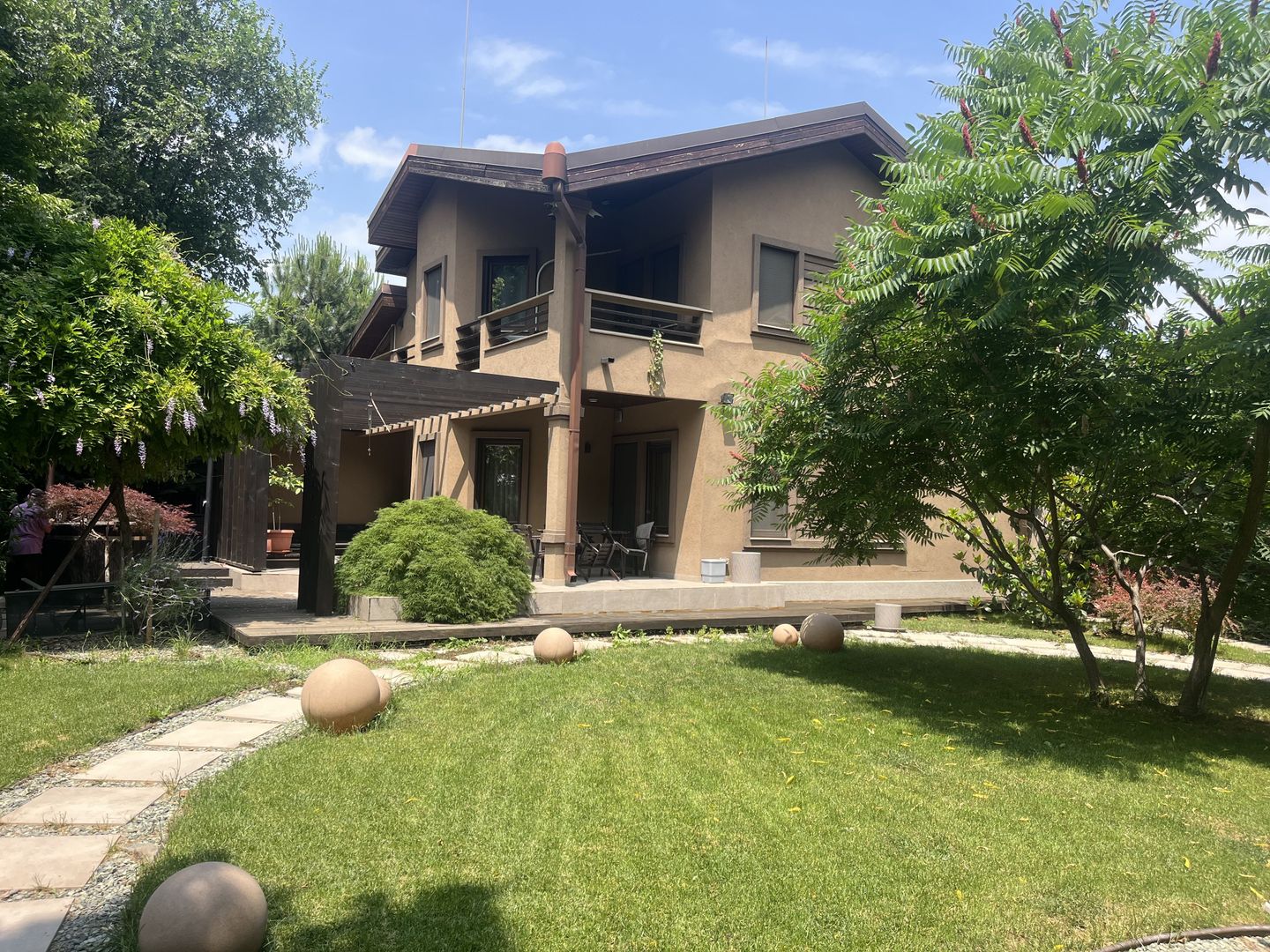 ANDRONACHE | Vila 4 Camere | Garaj  | Curte Verde | Ciubar & BBQ - Poză 1