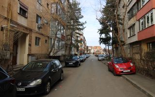 3 camere, situat in Complexul Studentesc, centrala proprie, familie, studenti - Poză 20