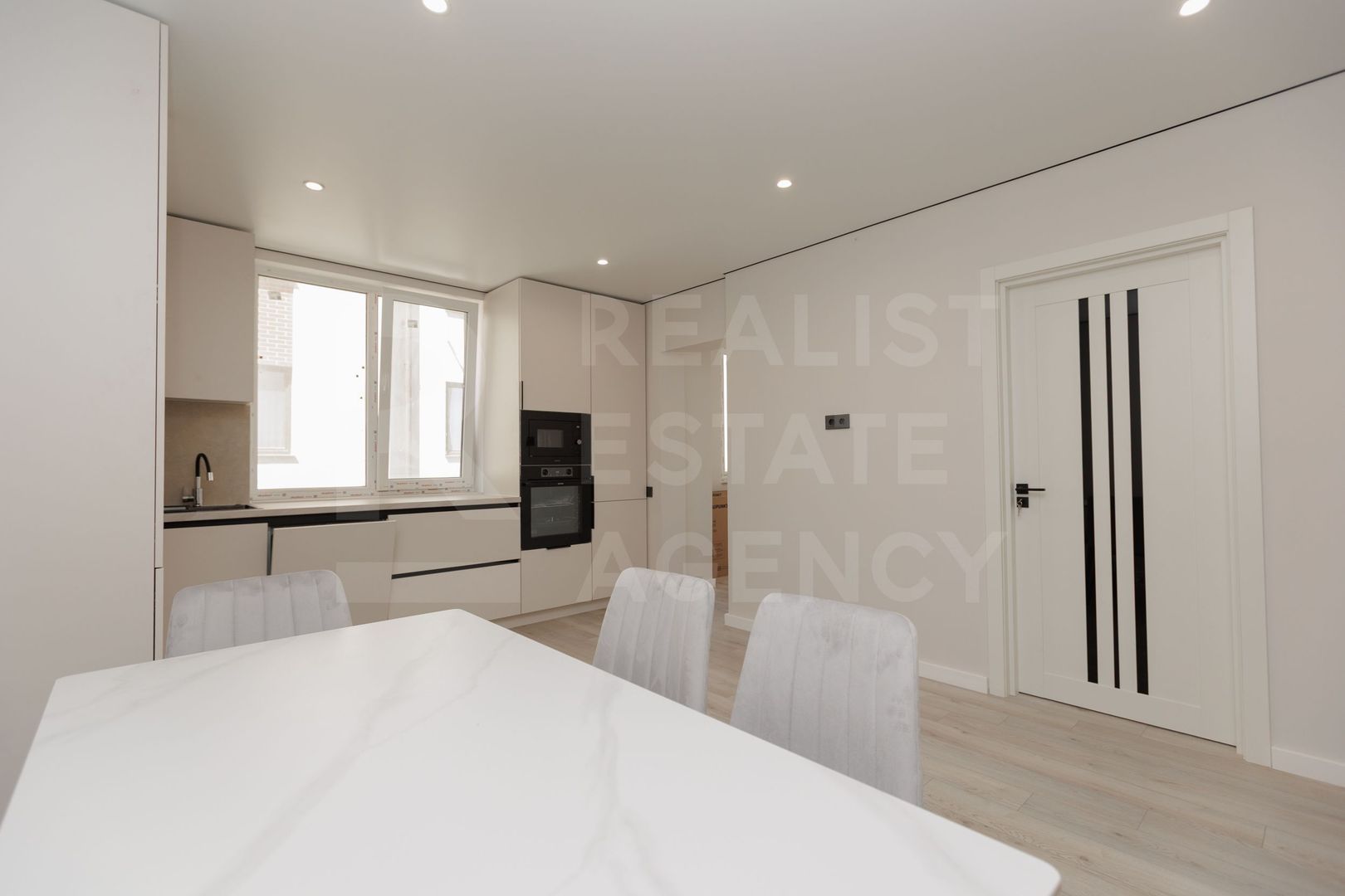Vânzare, apartament, 2 camere, str. Regele Carol, Durlești - Poză 2