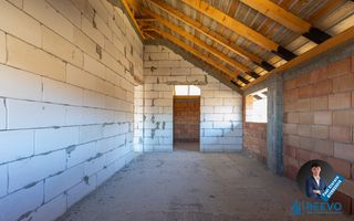 Pensiune/Vilă la roșu P+E+M în Sărata - Poză 26