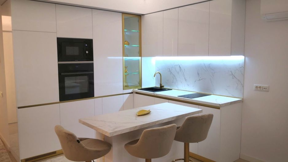 PRIMA INCHIRIERE APARTAMENT DOUA CAMERE SUPERB CORTINA NORTH - Poză 2