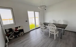 Casă de vânzare în comuna Berceni, zona Miorița, amplasată într-o zonă - Poză 13