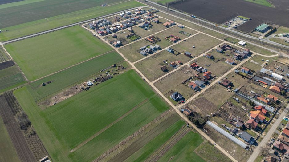 Teren 3.600 mp în Curtici, 2 fronturi stradale – La doar 20 km de Arad - Poză 4