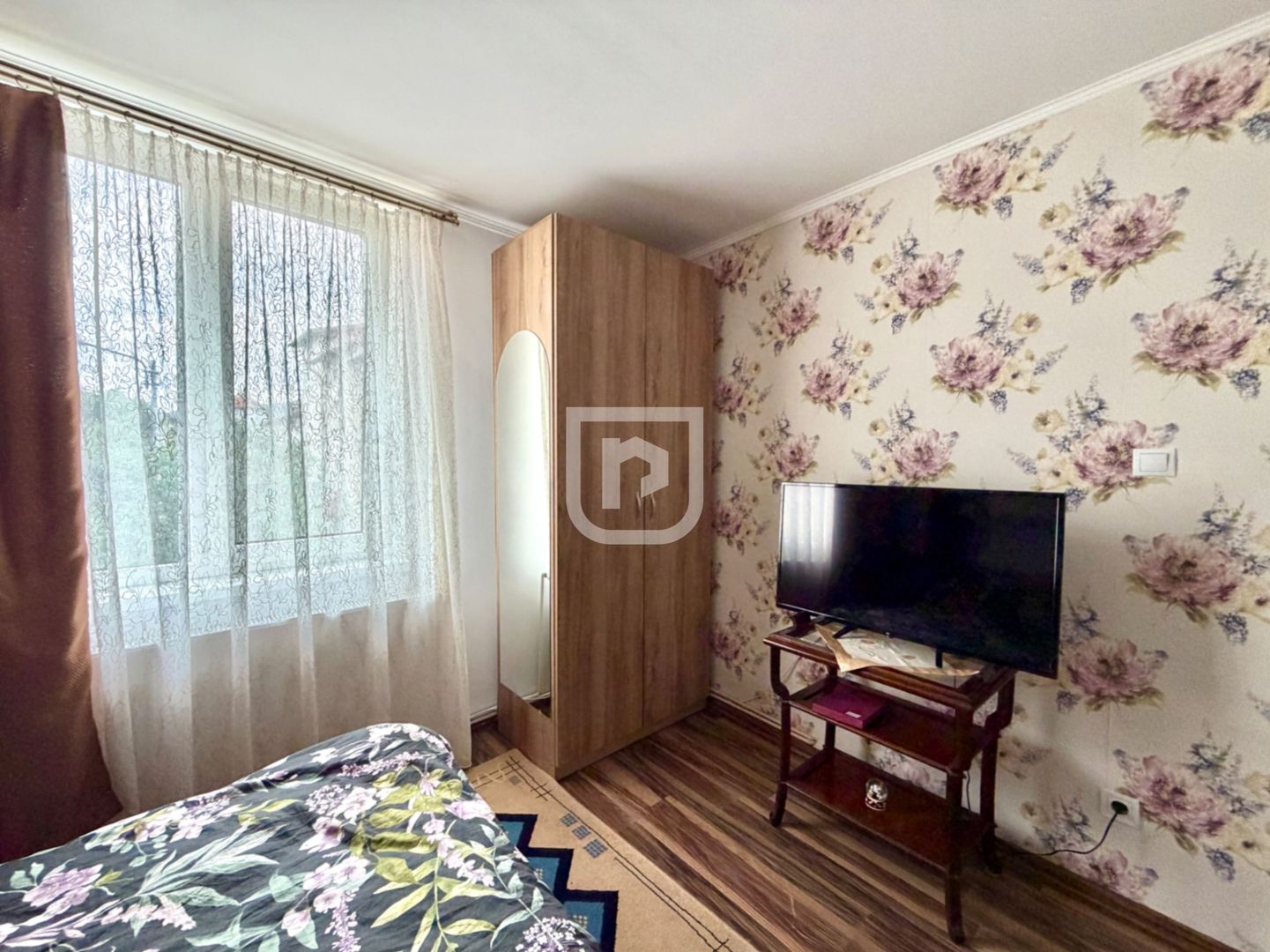 Apartament 3 camere, renovat, etaj 1, parcare - Gura Humorului - Poză 2