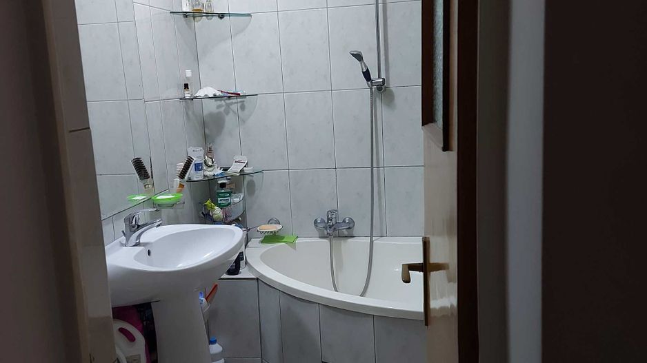 vând apartament 2 camere - Poză 3