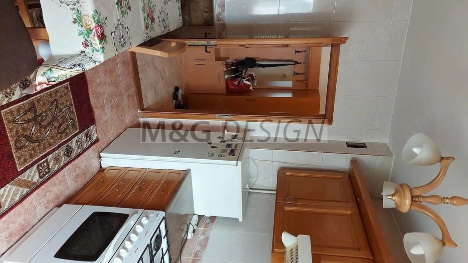 Inchiriez 3 camere decomandate zona Complex - Poză 2