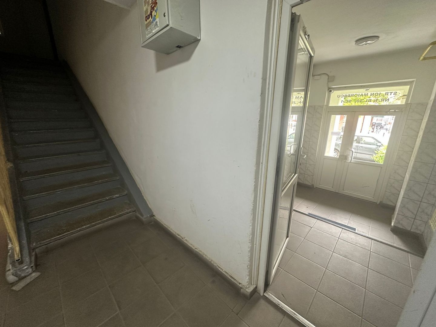 2 Camere Parter din 8 an 1982 Ideal Birou Firma Bloc Izolat Bucur Obor - Poză 6