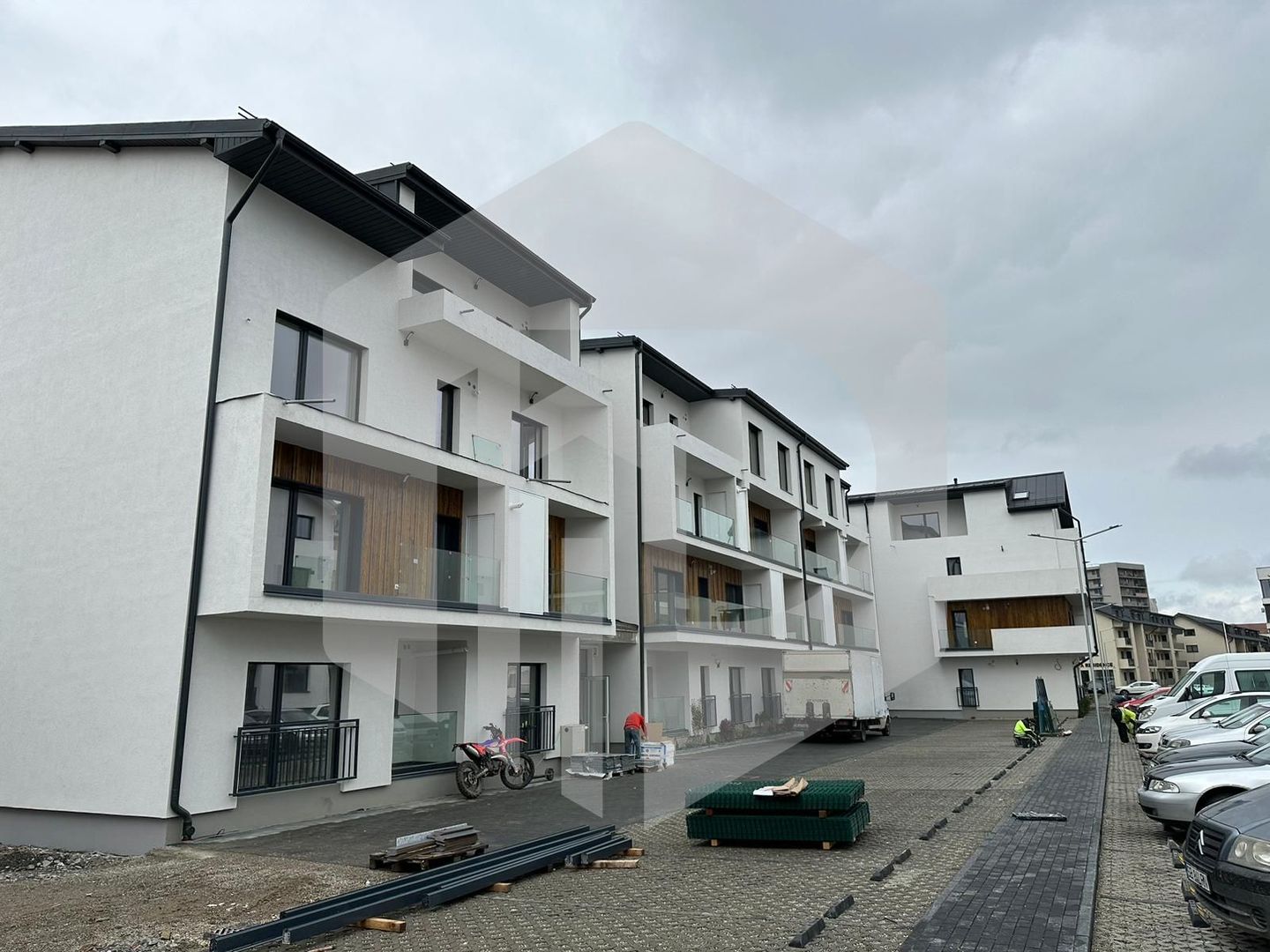 Apartament 3 camere - 89 mpu -Decomandat - Doamna Stanca - 0% Comision - Poză 2