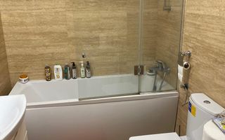 3 camere intr-o cladire cu arhitectura deosebita - Poză 6