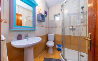Pensiune de vânzare în Râșnov | 14 camere | 427 mp - Poză 34