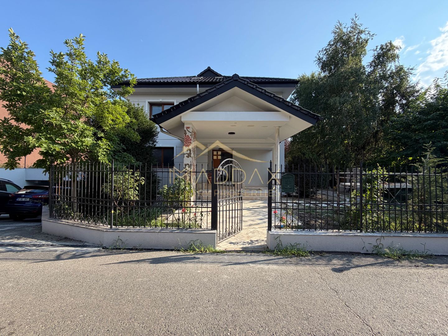 Vila Premium *800mp* // teren *963mp* / garaj cu 6 locuri* // Iancu Nicolae - Poză 1
