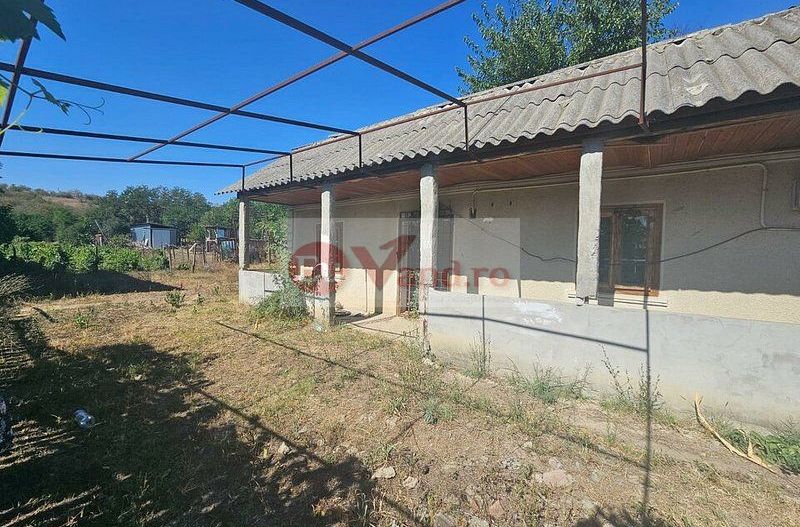 Teren 1800 mp + casa batraneasca - Fartanesti, jud. Galati - Poză 3