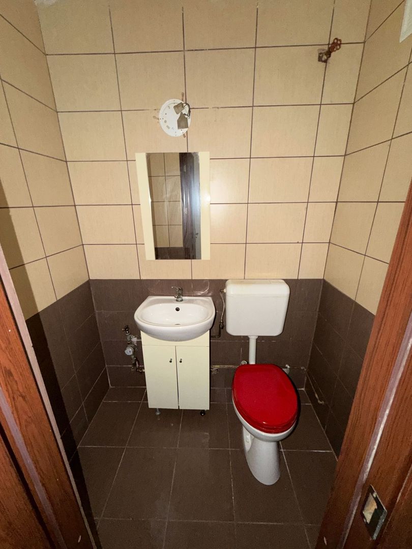 Apartament cu 3 camere decomandat 72 M² cu balcon și pivniță - Poză 19