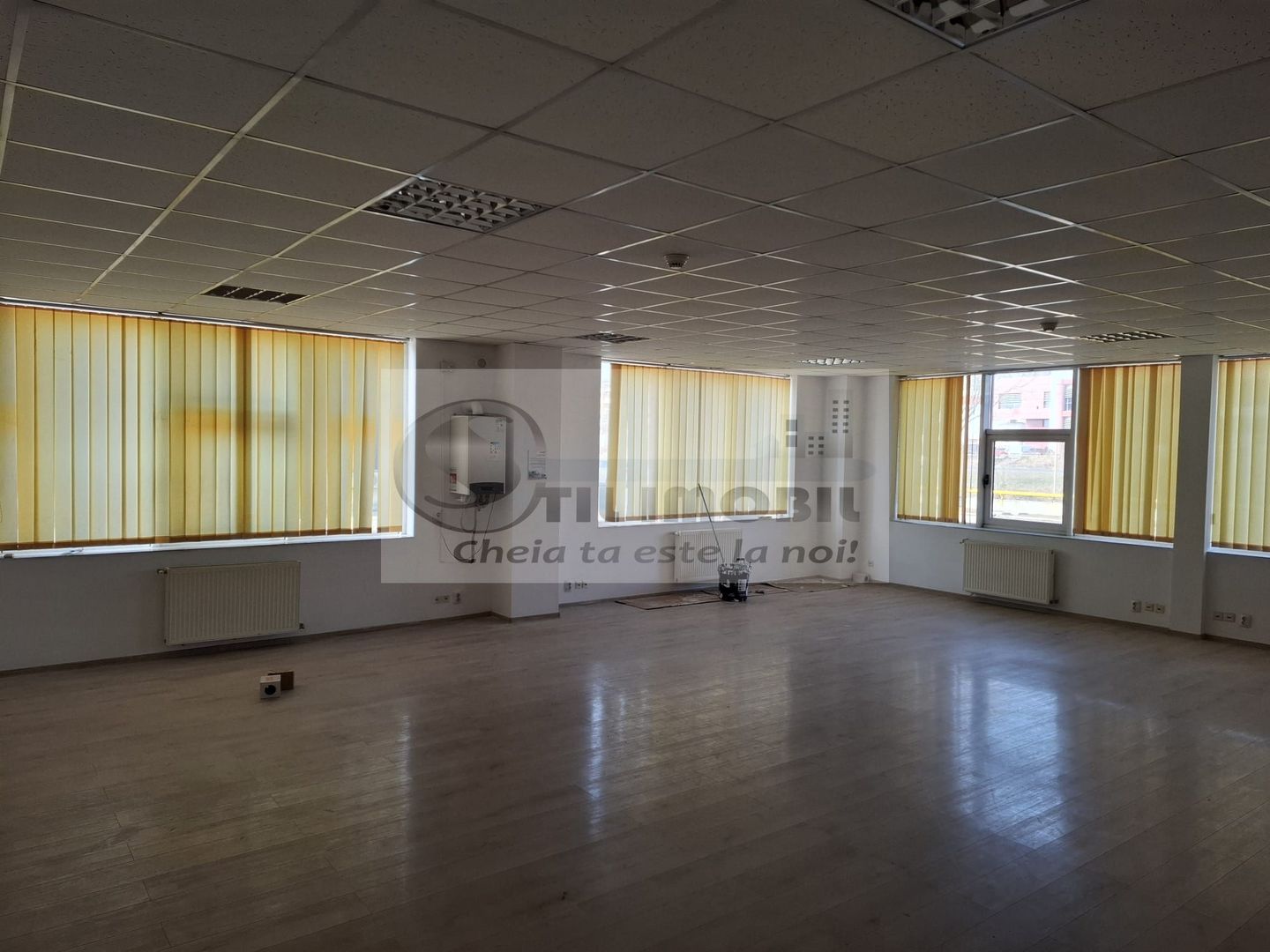 Spatiu depozitare de inchiriat,  suprafata 1250mp +500mp birou - Poză 14