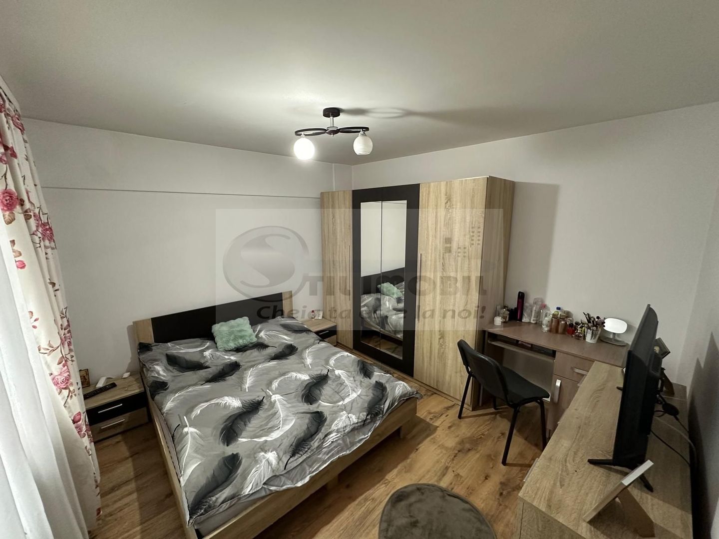 Apartament cu 2 camere, decomandat, 70 mp , etaj 1, zona Podu de Fier - Poză 1