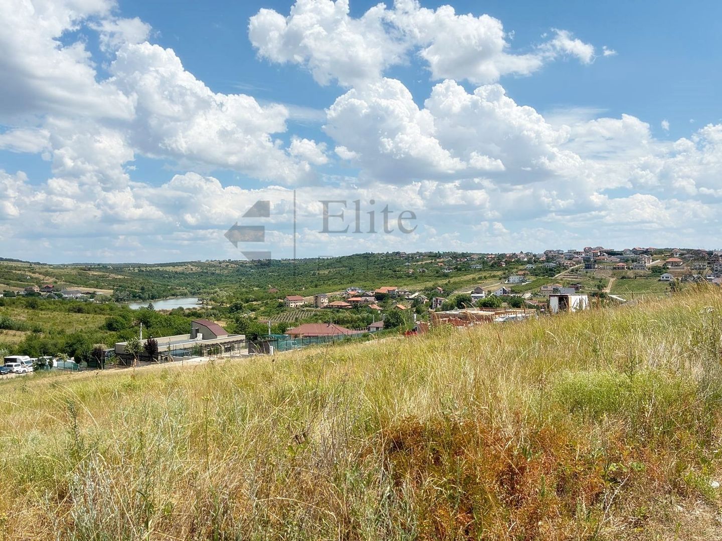 Teren intravilan cu o suprafață de 11.050 mp | Ideal ptr investitii - Poză 1