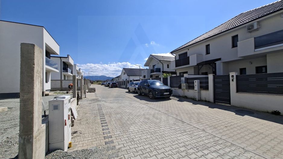 Casa moderna 3 camere 2 bai si curte 170 mp in zona Arhitectilor - Poză 4