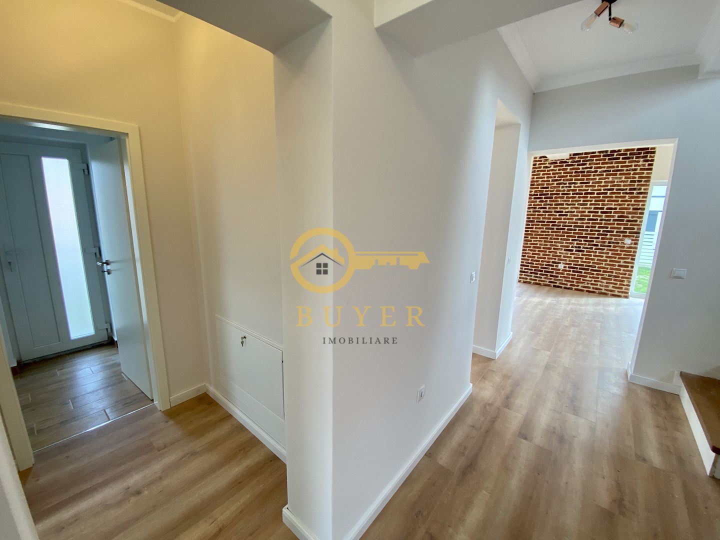 Casa intabulata, finisata LA CHEIE- Talmaciu, zona cu peisaj superb - Poză 9