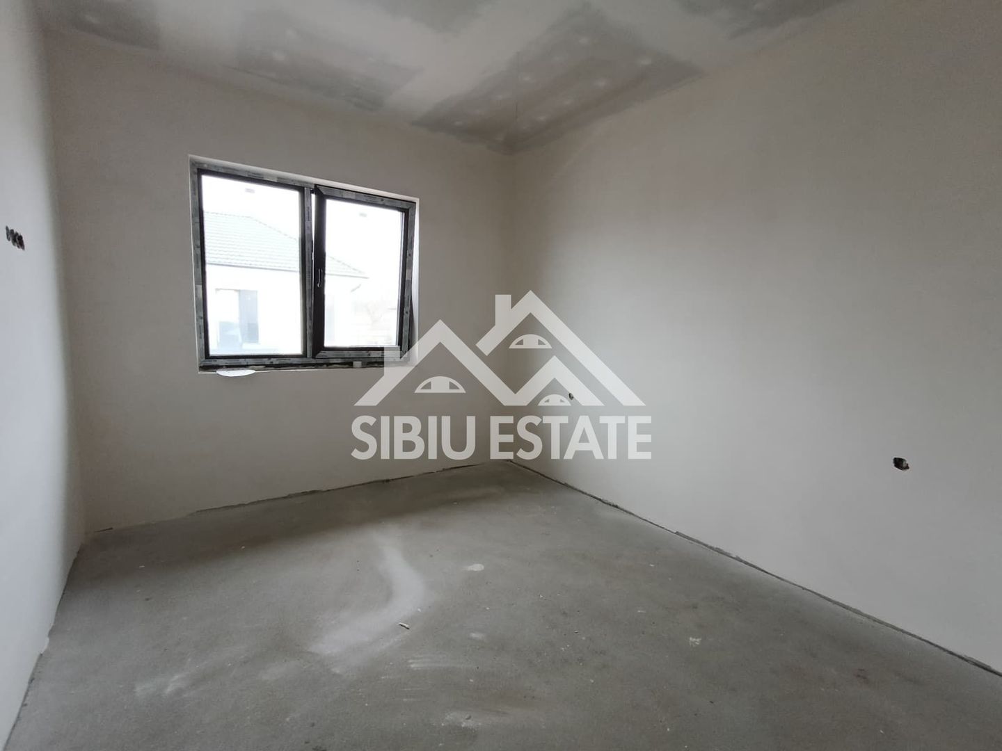 Casa tip duplex  5 camere, teren 400 mp, Selimbar acces usor - Poză 13
