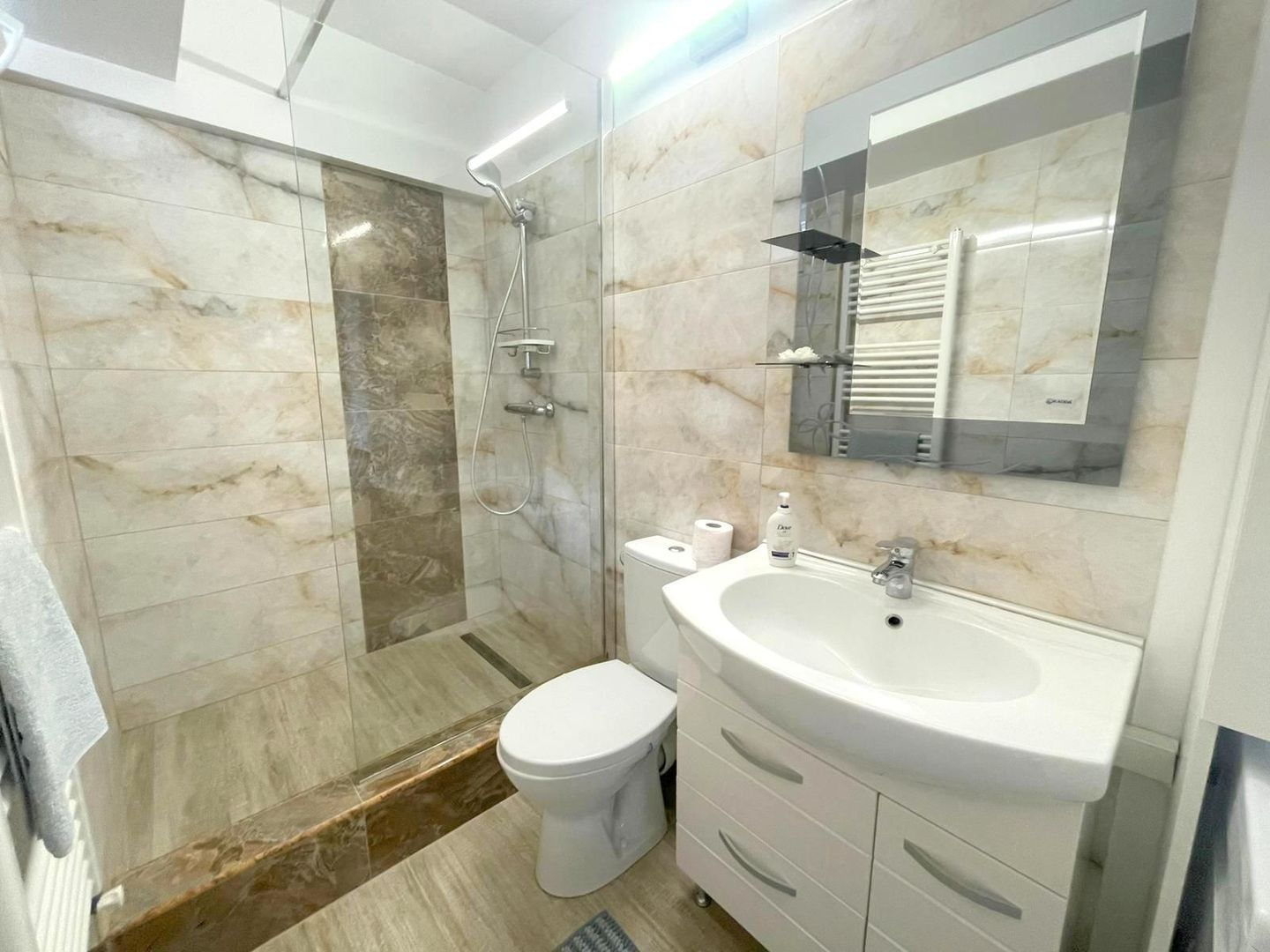 De inchiriat – Apartament cu o camera - Faleza Dunarii - Poză 5