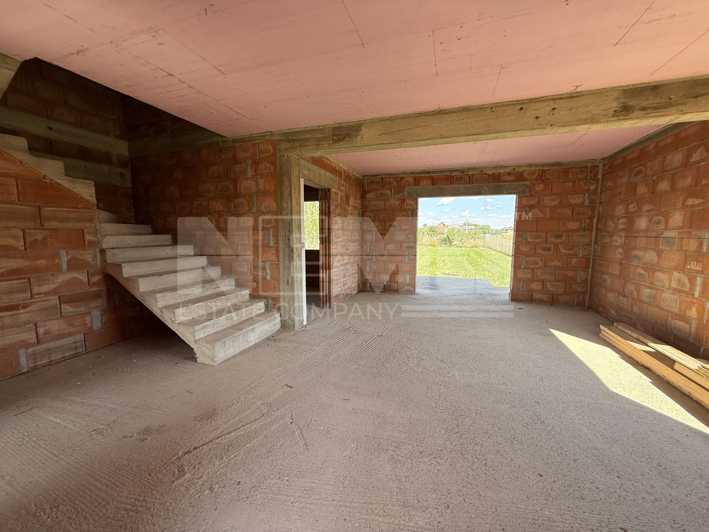 Casă de vânzare la roșu  | 220 mp | 1.200 mp teren - Poză 4
