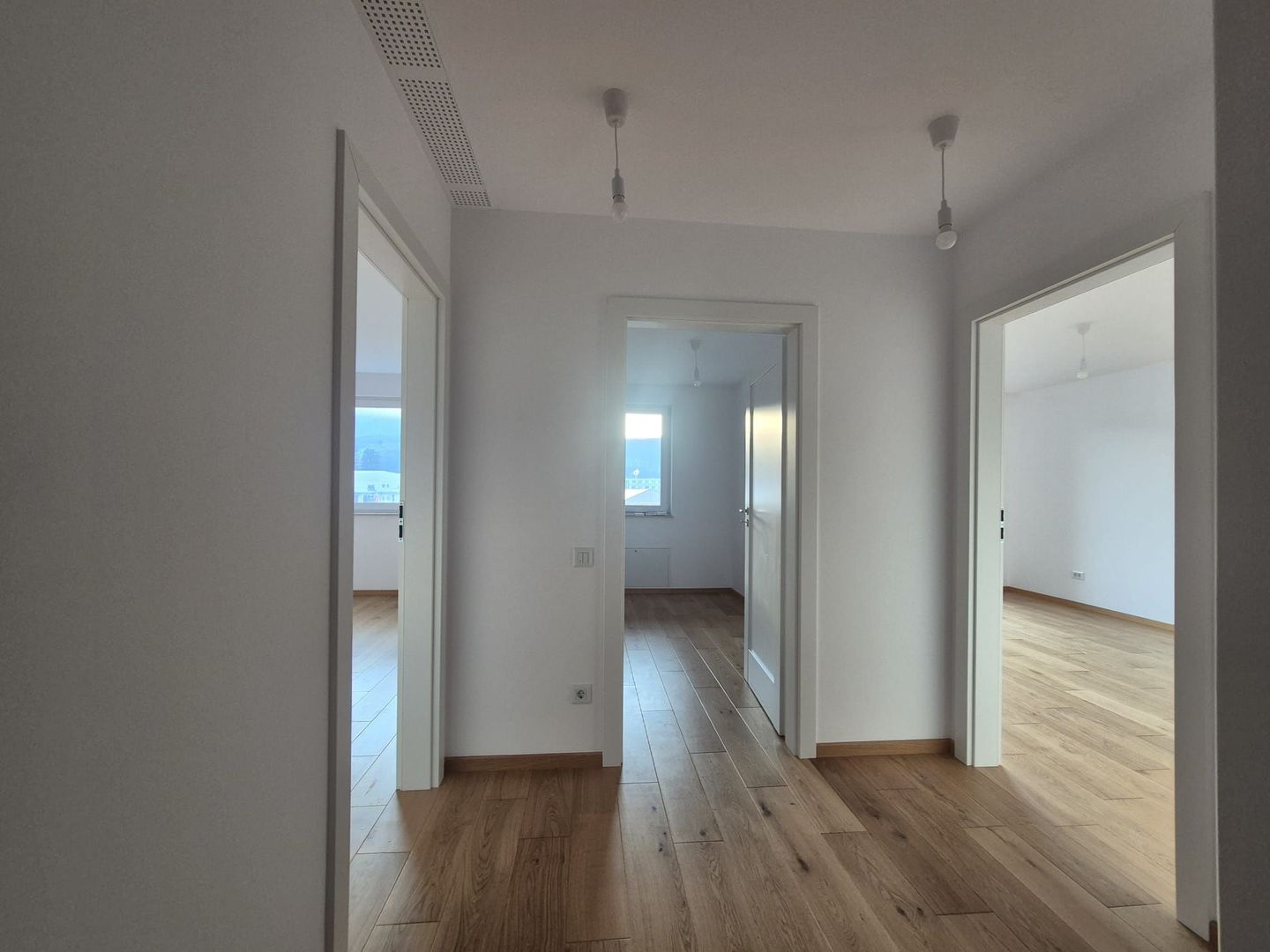 URBAN PLAZA, bloc nou, orientare vestică, apartament la cheie - Poză 5