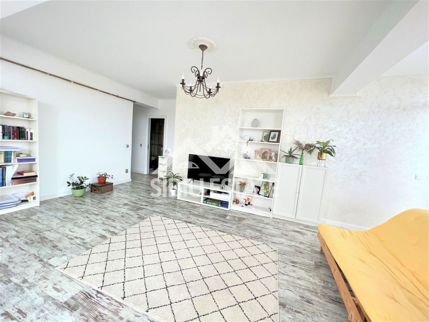 Apartament de vanzare cu 3 camere, suprafata.utila 70mp. - Poză 11