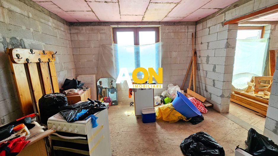 Casa la rosu, 4 camere, 301 mp teren, P+1, zona Alba-Micesti - Poză 9