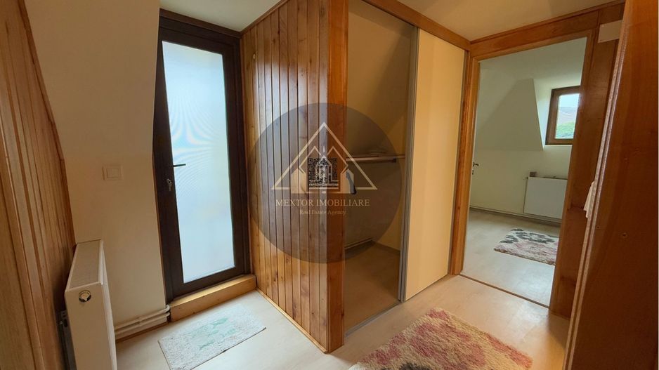 Casă nou construită în Centrul vechi Medias - Poză 11