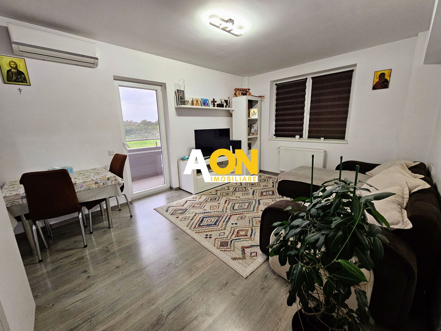 Apartament 3 camere, 2 balcoane, mobilat, utilat, etaj 2, bloc nou - Poză 1