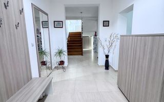 Casa spatioasa Mosnita Noua, mobilata si utilata - Poză 12