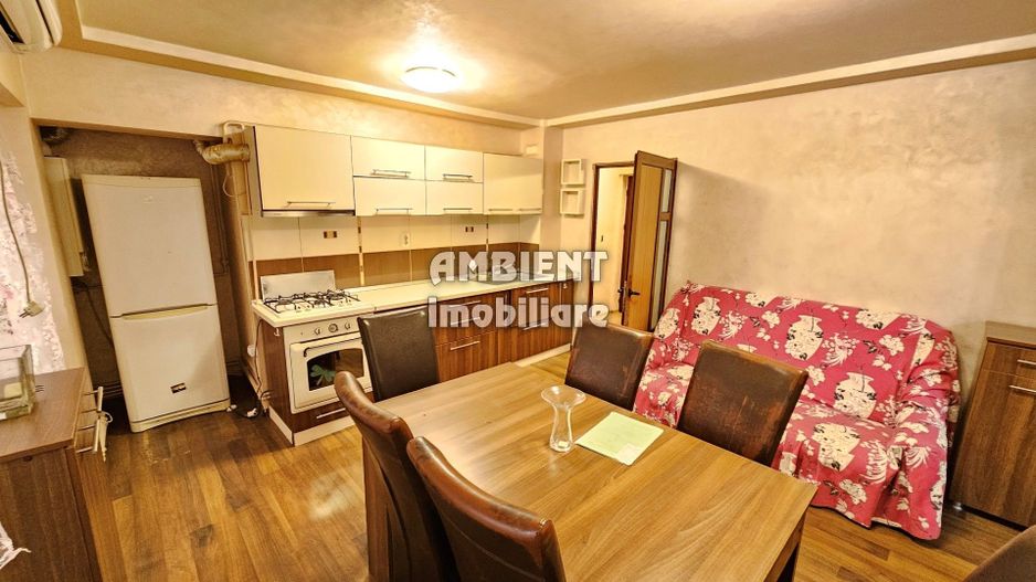 Apartament cu 3 camere, etaj 3, mobilat si utilat, zona CENTRU; - Poză 3