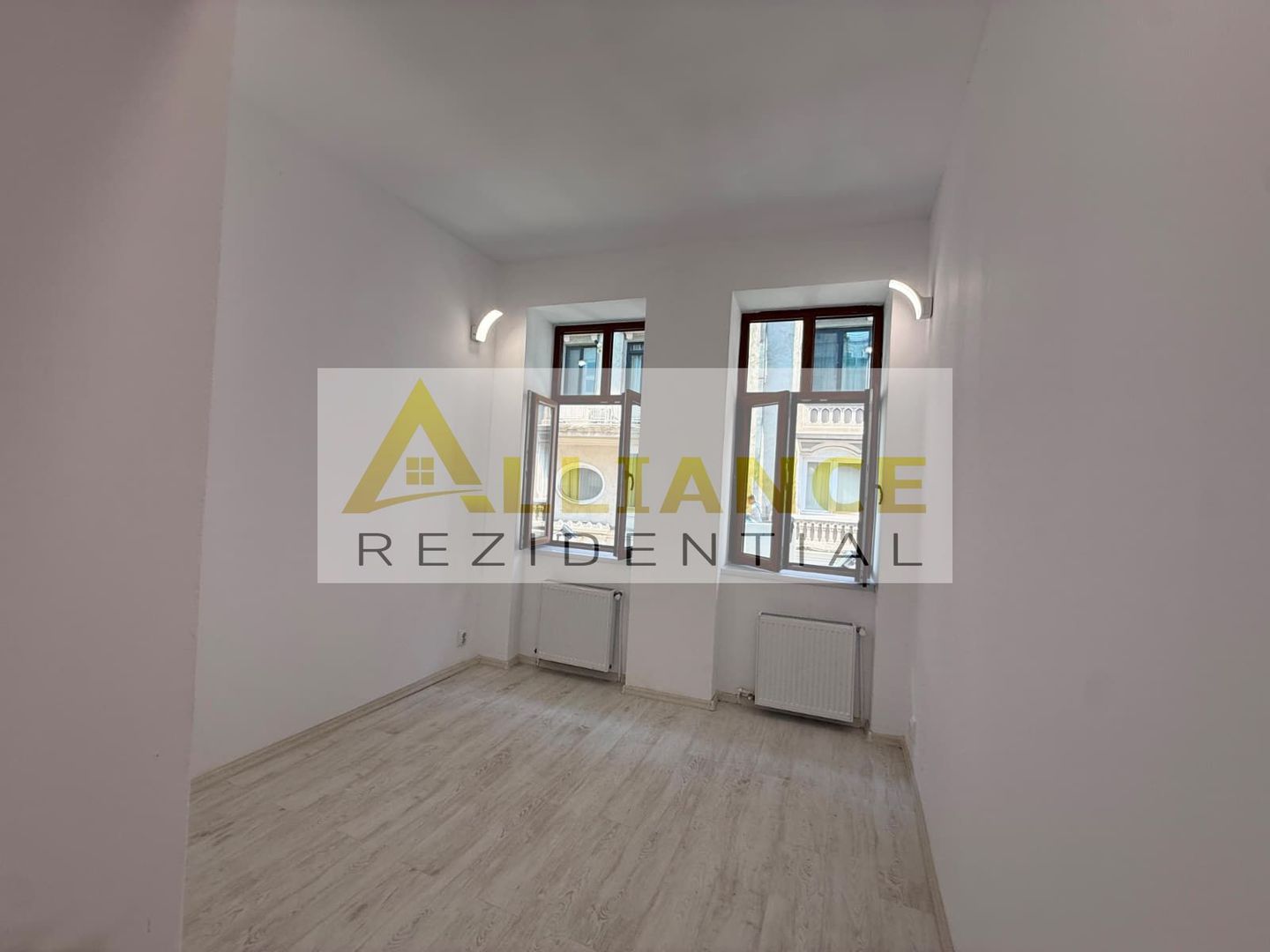 Apartament 2 camere tip duplex { Centrul Istoric -Piata Unirii } - Poză 12