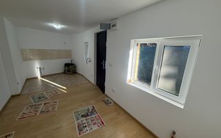 2 corpuri de Casă renovate + teren 125 mp Campina - Poză 13