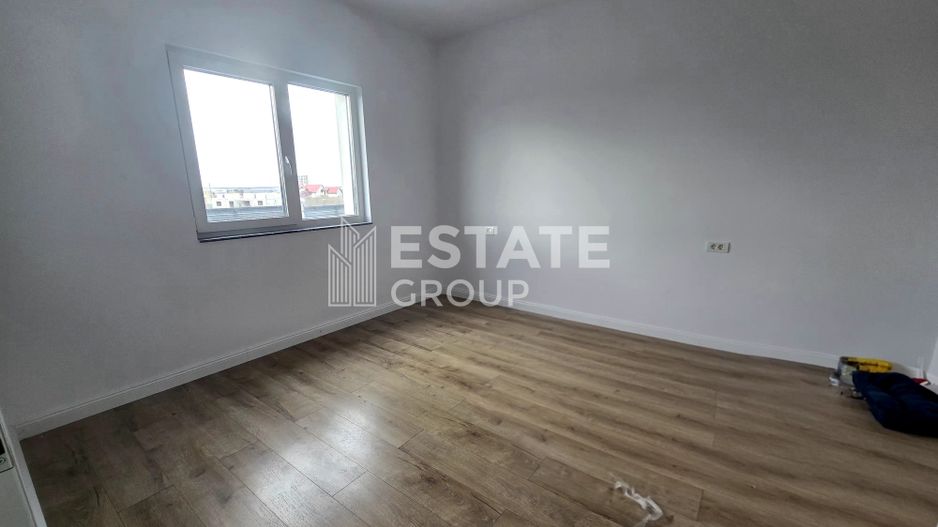 Duplex cu 5 camere despartit prin garaj in Giarmata - Poză 13