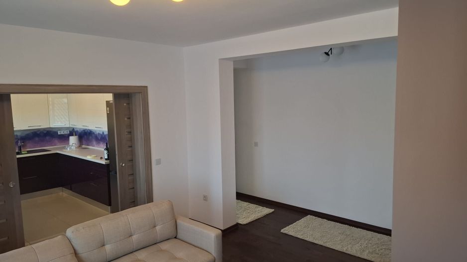 Apartament doua camere + mansarda, Selimbar, str. Brana - Poză 3