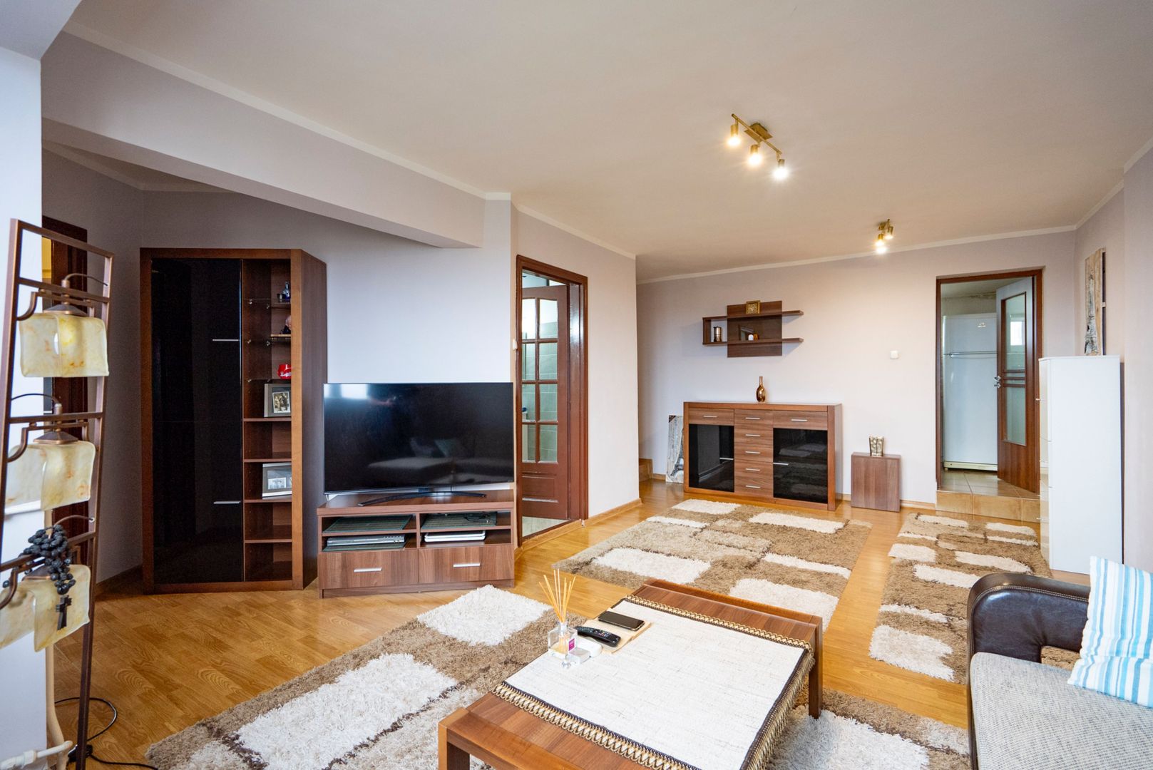Apartament mare 3 camere 2 bai Decebal Dacia - Poză 3