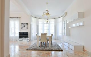 VILA DE LUX CU 6 DORMITOARE SI PISCINA + 800 MP CURTE LA INCHIRIRE - Poză 3