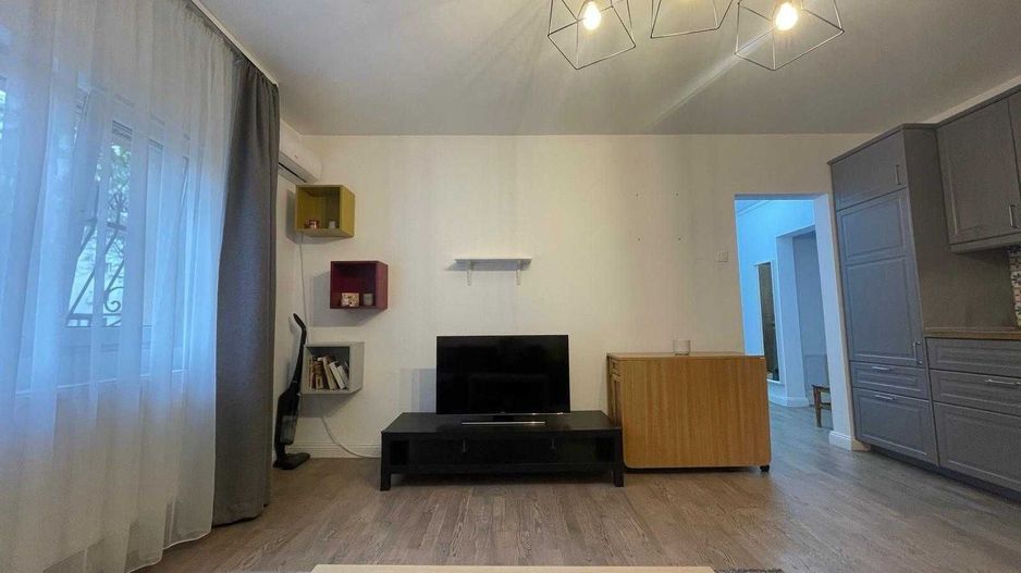 Inchiriere apartament 3 camere Tei - Poză 1