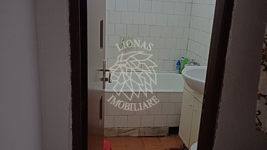 Apartament compartimentat cu 2 garsoniere-parter-Zona Policlinica - Poză 6