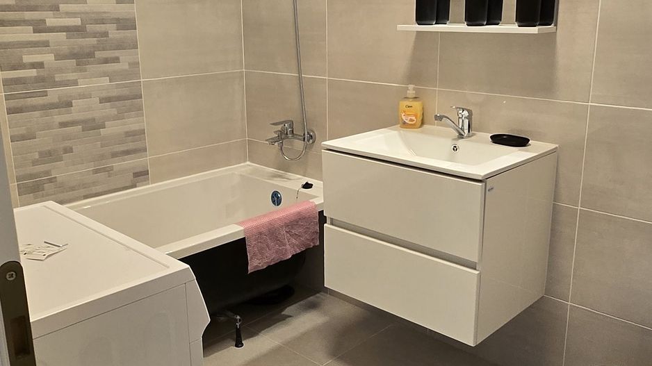 De inchiriat-apartament 2 camere, decomandat, etaj 1/5, Dr. Taberei - Plaza Mall - Poză 5