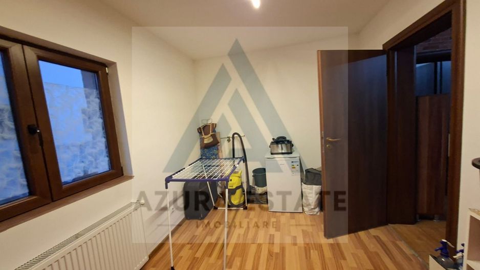 Casa 6 camere 2 bai curte 306 mp utili si parcare privata in Selimbar - Poză 4