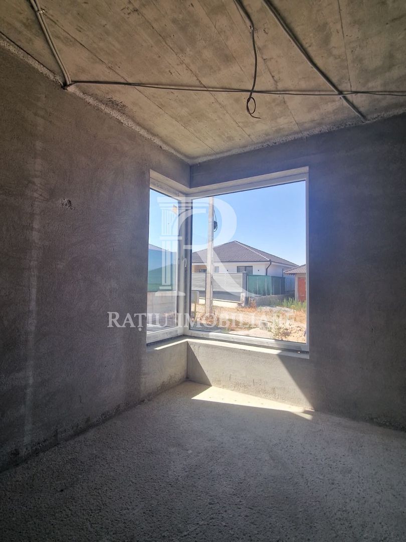 Casa cu 5 camere | Semifinisata | Vedere Panoramica | Paleu | Bihor - Poză 3