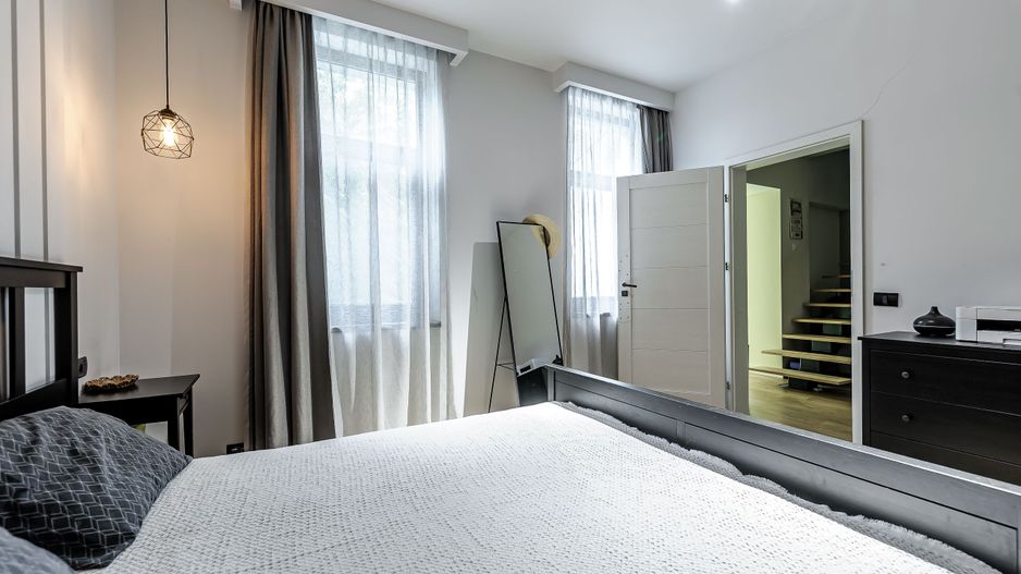 Apartament tip casa, cu gradina proprie, in zona centrala a Aradului - Poză 9