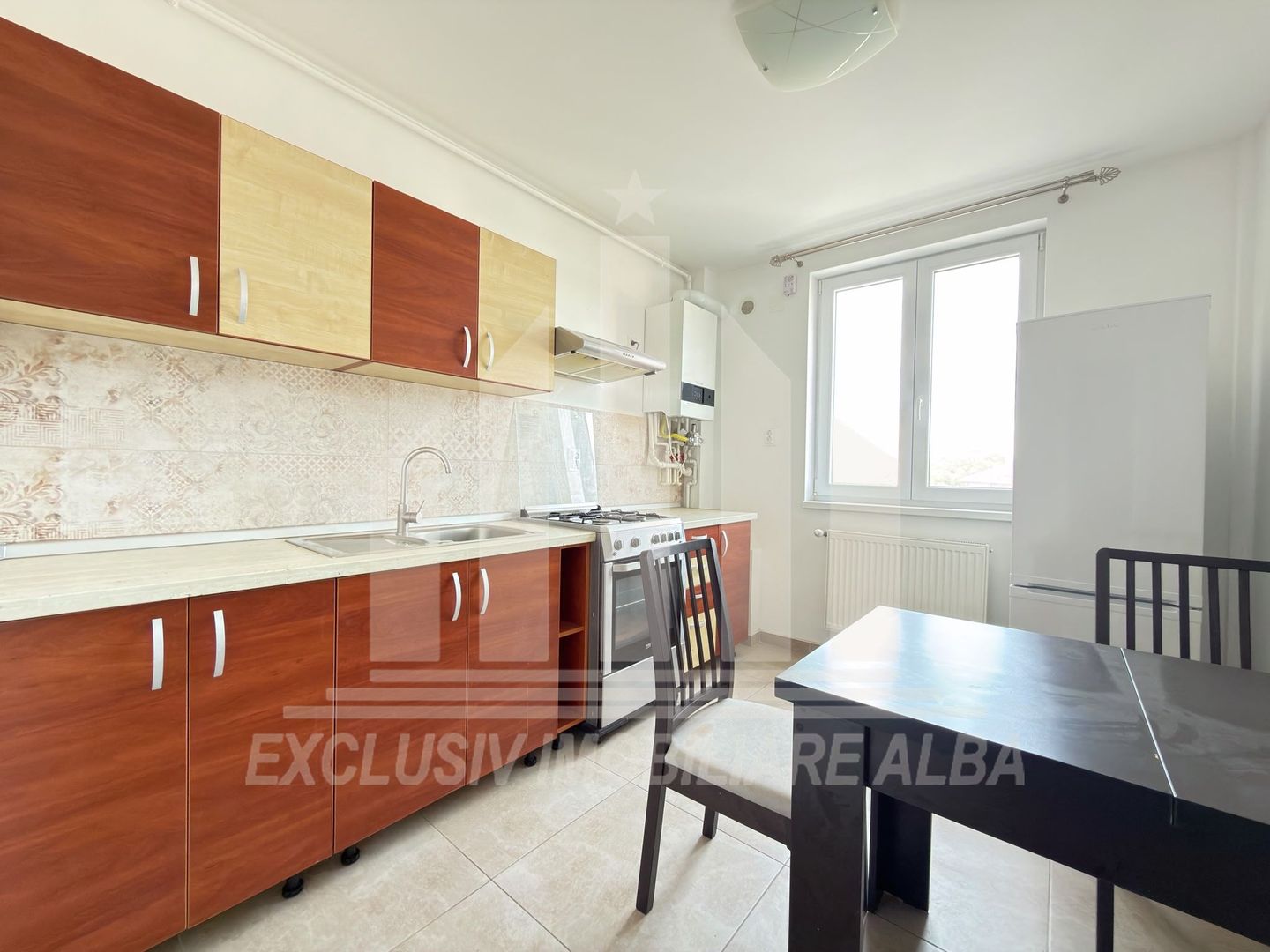 Apartament cu 1 camera | 38 mp | Etaj 2 | Boxa | Centru - Poză 2