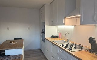 Casă spațioasă și confortabilă cu 5 camere - Sector 3 - Poză 2