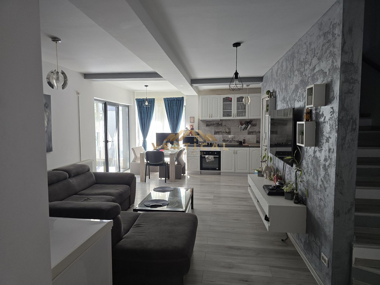 Vila duplex de vanzare / Intrare comuna Berceni - Poză 1